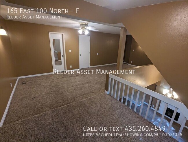 Building Photo - Welcome to this charming 3-bedroom, 2-bath...