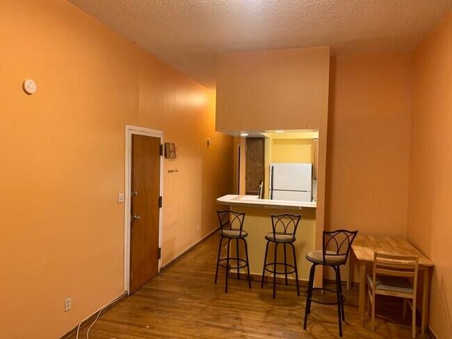 Building Photo - 82 Vernon Ave