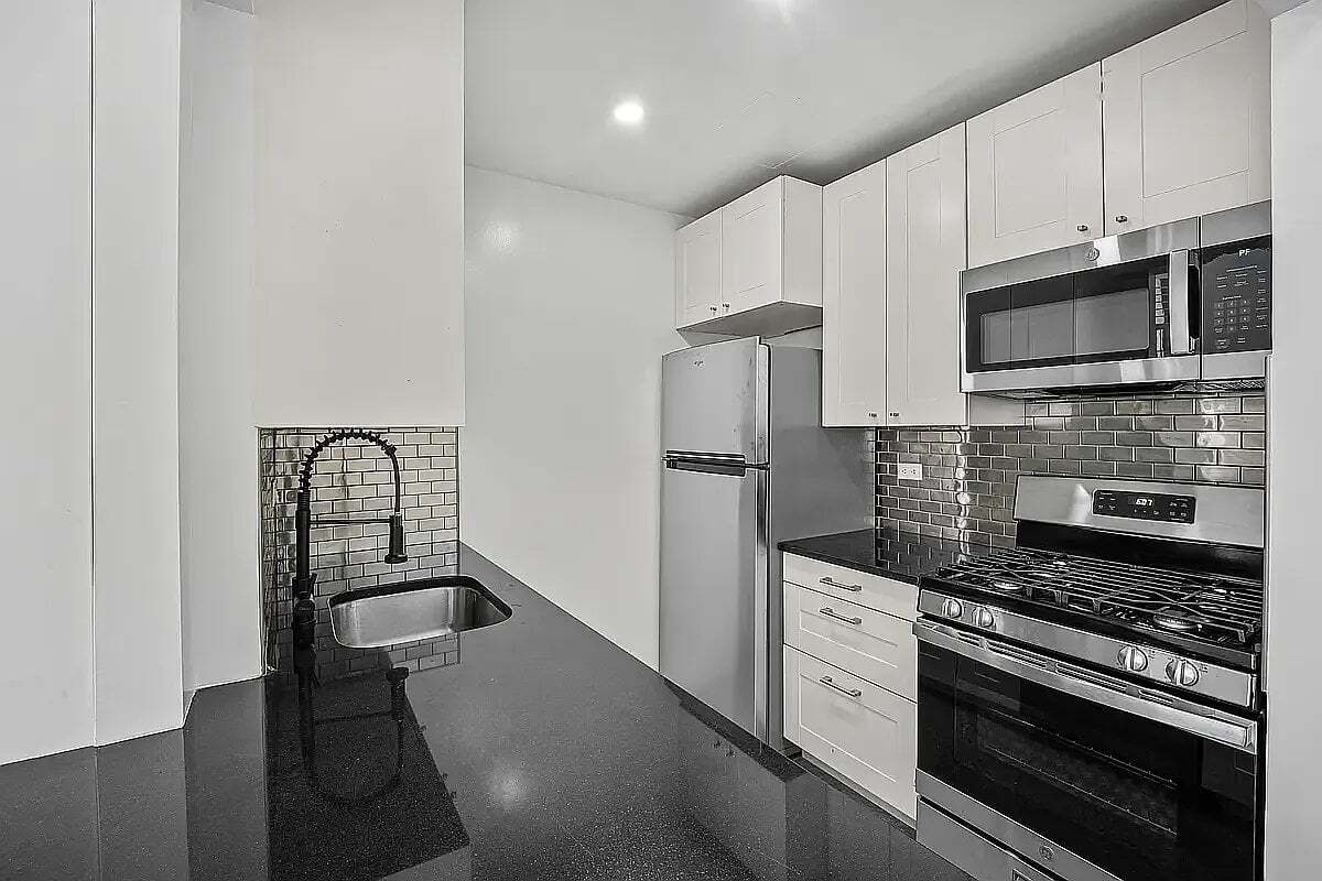 Foto del edificio - 597 Grand Ave