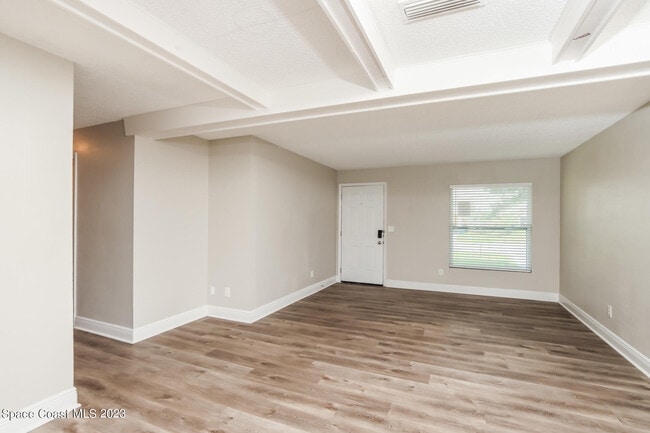 Foto del edificio - 1763 Fallon Blvd NE