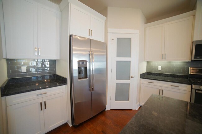 Building Photo - 2781 Julieanna Ln