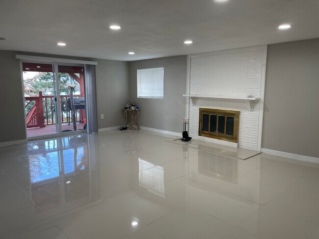 Foto del edificio - Move in ready 3 bed with Columbia River views!
