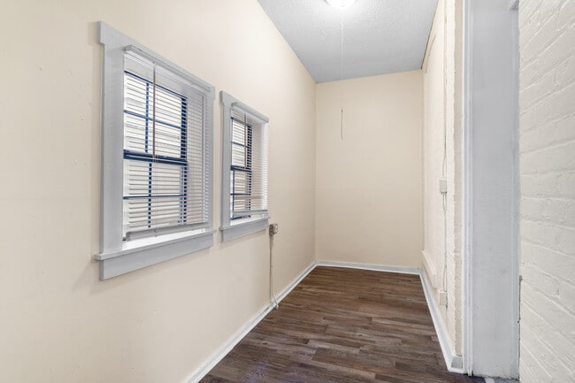 Photo - 1932 W Jefferson St House