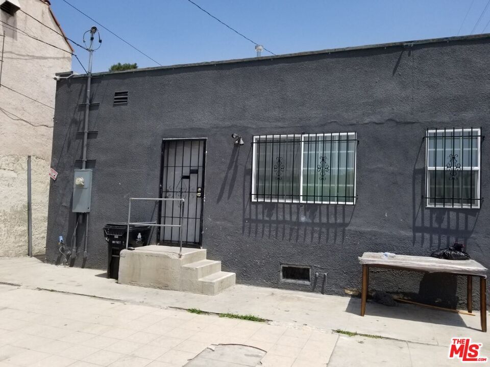 Primary Photo - 1716 W 45th St