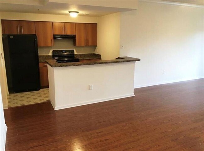 Foto del edificio - 5800 W Sample Rd