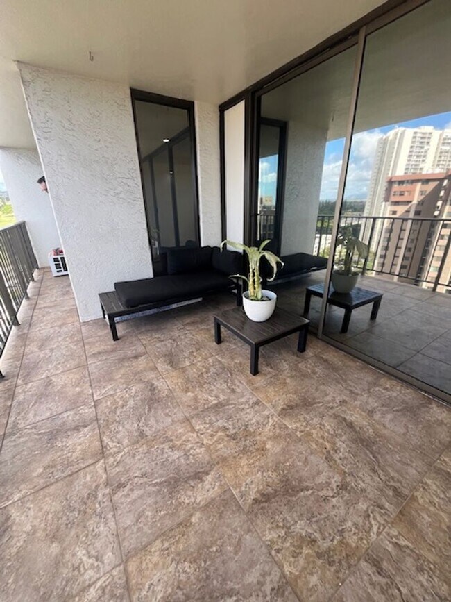 Foto del edificio - 98-500-500 Koauka Loop