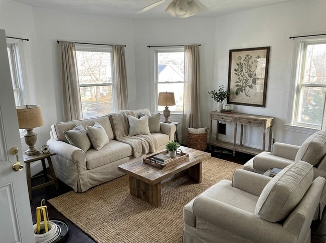 Building Photo - 49 Carpenter St