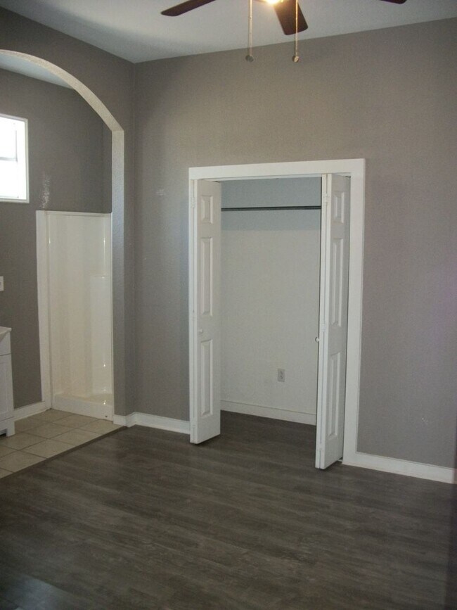 Building Photo - 340 McKinley Ave