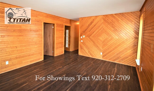 Building Photo - 111 N Maple St