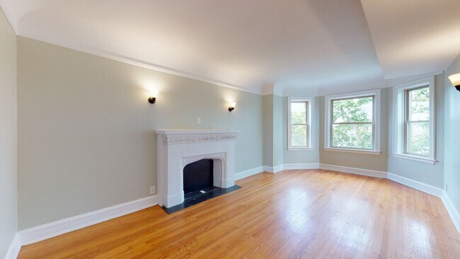 Foto del edificio - 3057 N Troy St