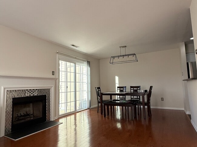 Foto del edificio - 481 Stoneglen St