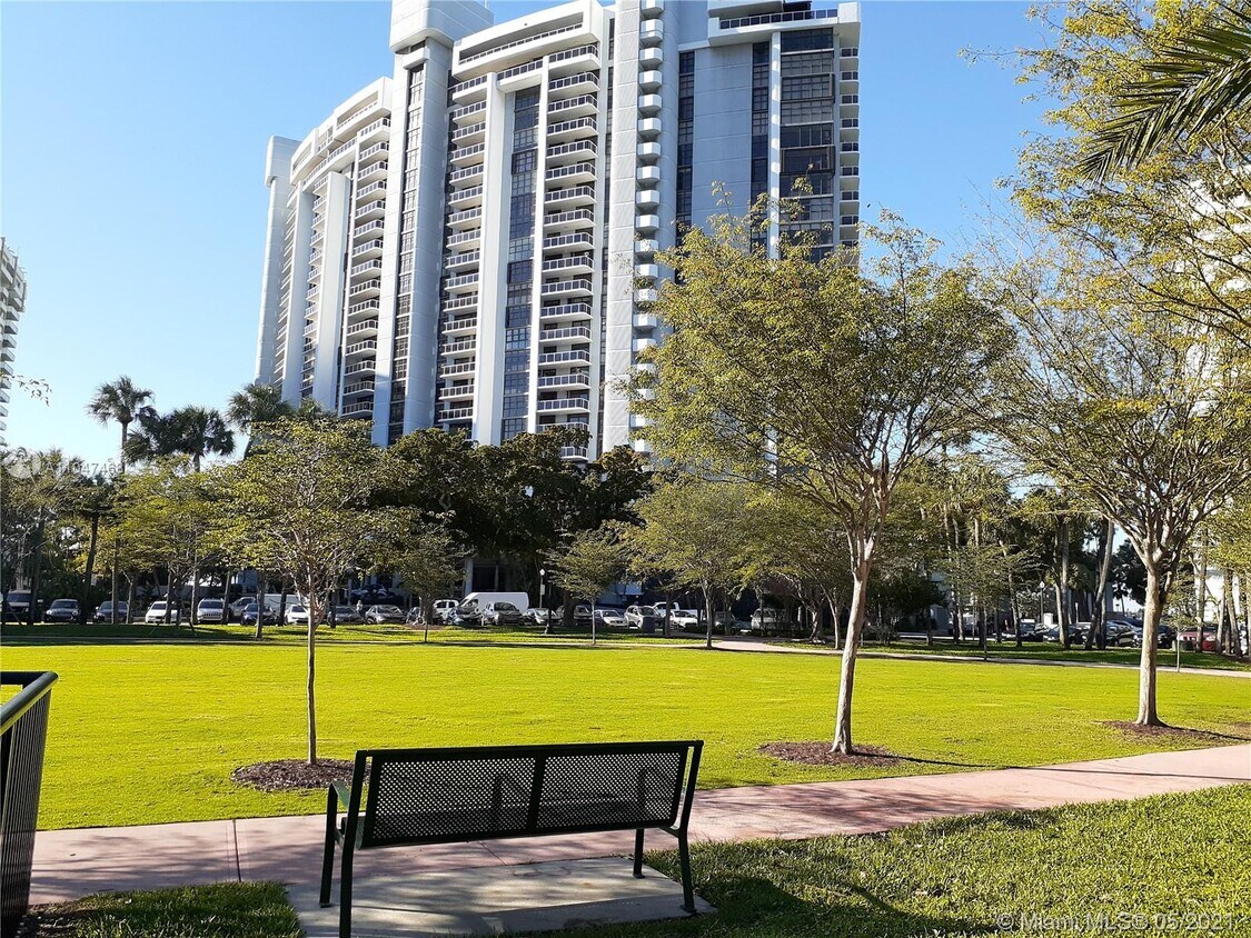 Foto principal - 9 Island Ave