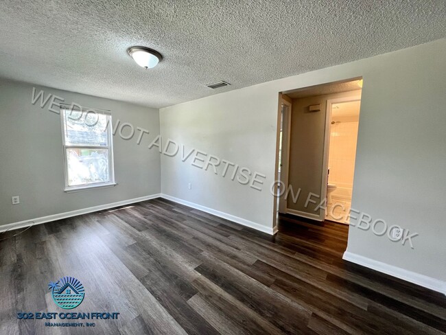 Foto del edificio - Adorable, fully renovated 3 bedroom / 1 ba...