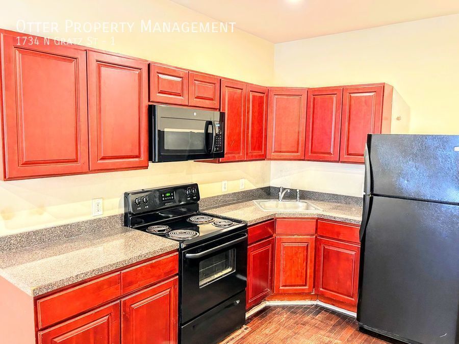Primary Photo - 3BR/2BA Lower Level Apt near Temple Univer...