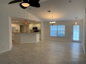 Building Photo - 169 Blakely Ave S