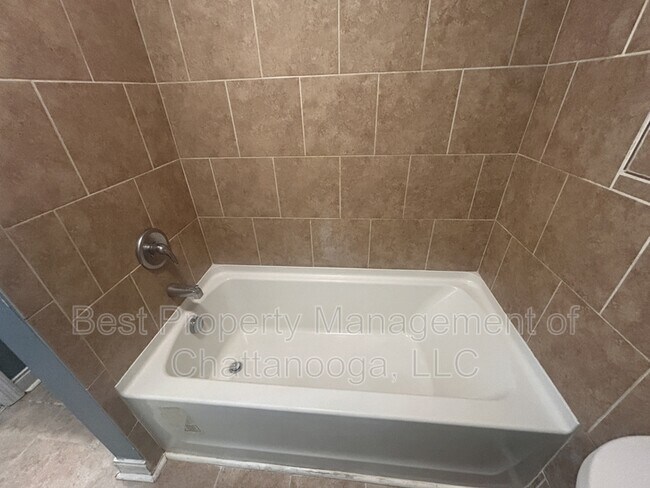 Foto del edificio - 1027 W 37th St