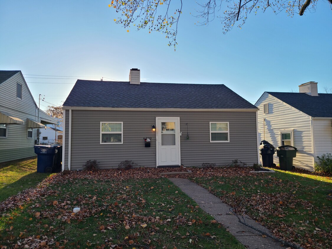 Foto principal - 6720 Wanda Ave