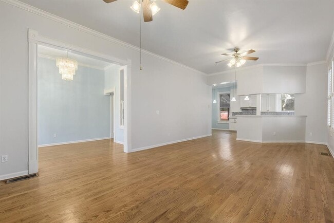 Building Photo - 205 S Rio Grande St