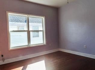 Building Photo - 521 W 38th St