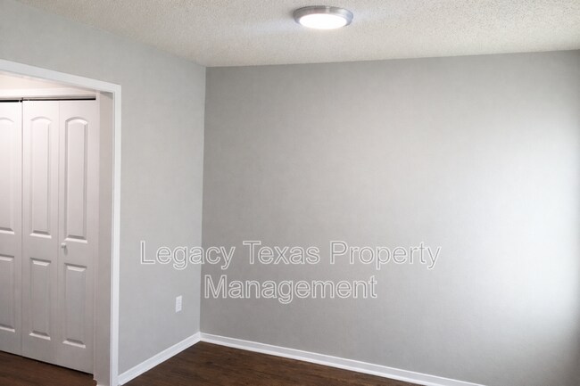Foto del edificio - 1409 Courtney Pl