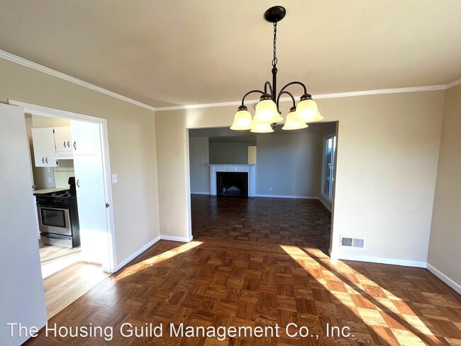 Building Photo - 3 br, 2 bath House - 4000 Ocean Avenue