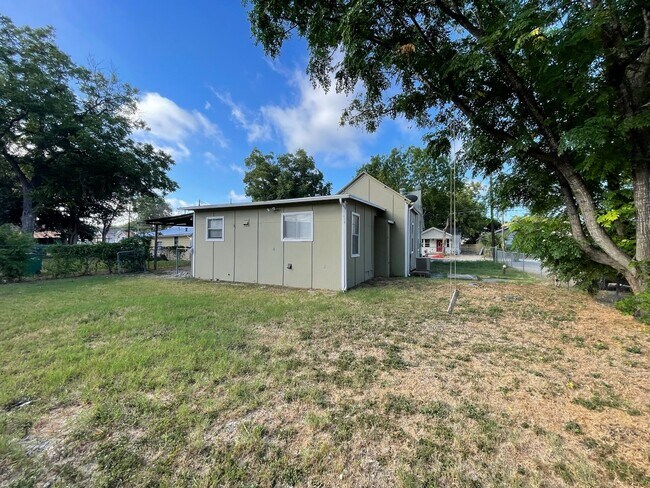 Foto del edificio - Rental Home Available!