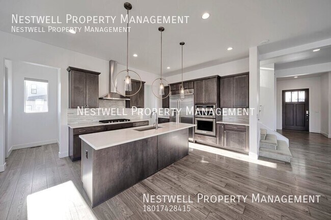 Foto del edificio - $500 OFF 1ST MONTH'S RENT - Gorgeous 4-bed...