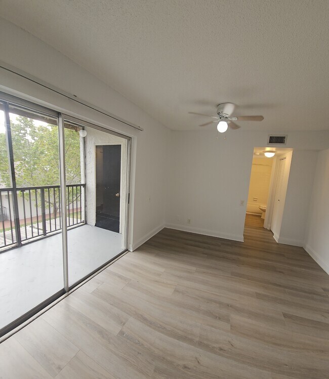 Foto del edificio - 4537 Treehouse Ln