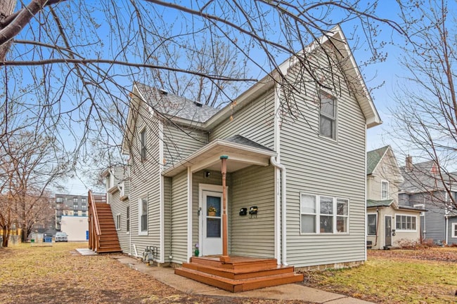 Building Photo - 2314 2nd St NE
