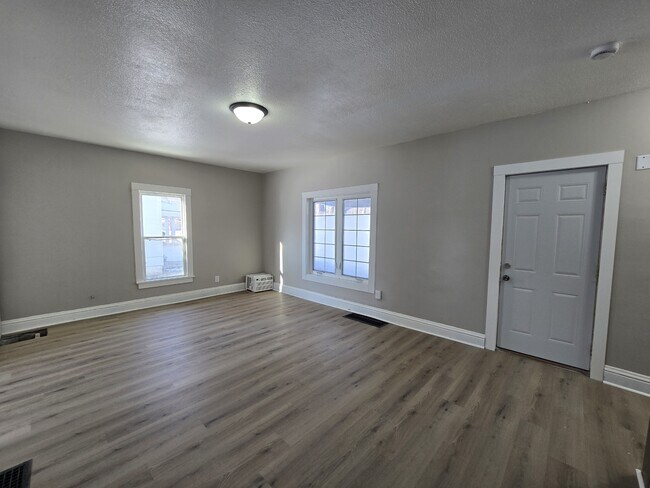 Foto del edificio - 827 Dawson St