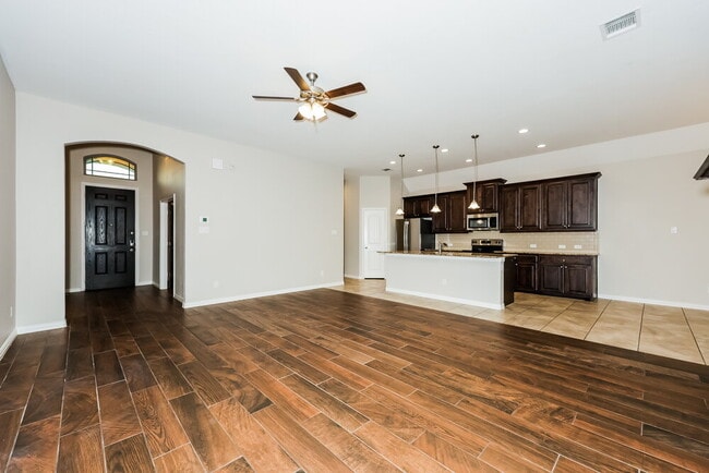 Building Photo - 220 Watson St