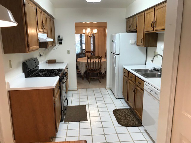 Foto del edificio - 951 Pebblecreek Ct