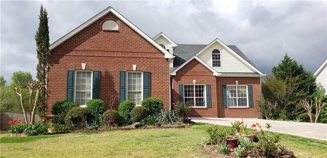 Building Photo - 2393 Hampton Park Dr NE