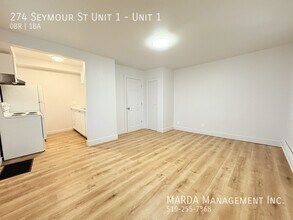 Building Photo - 274 Seymour St