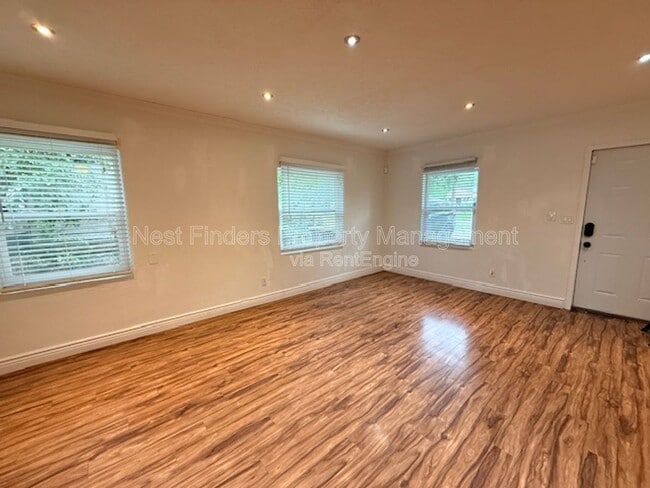 Building Photo - 2855 Ernest St