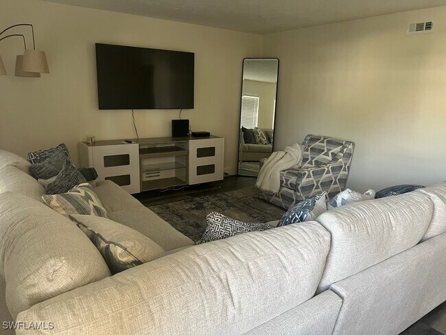 Foto del edificio - 4617 Bayshore Dr