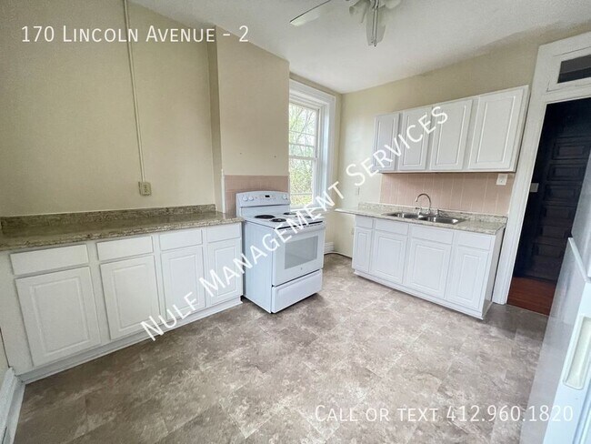 Building Photo - 3 Bed, 1 Bath Apartment in Bellevue