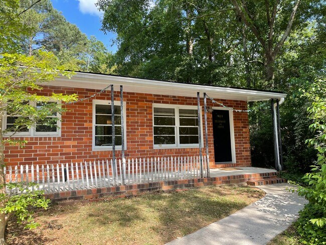 Foto del edificio - Available Now! *App Fees Waived for February!* 2 bedroom/1 bathroom updated home in Normaltown Av...