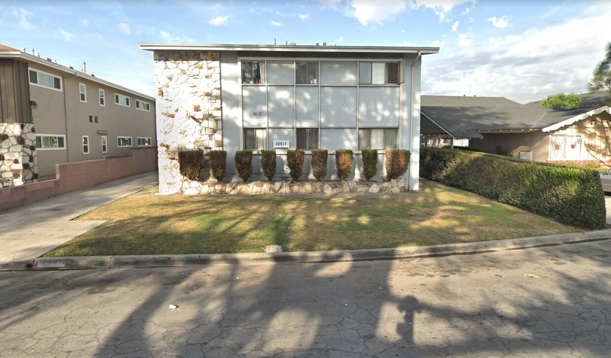Building Photo - 10511 Arrington Ave