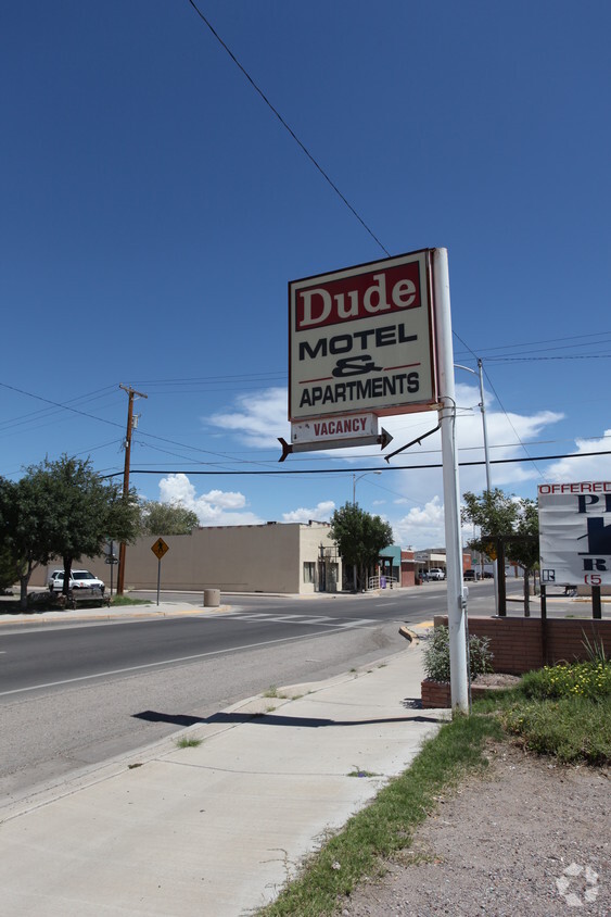 Foto del edificio - Dude Motel & Apartments