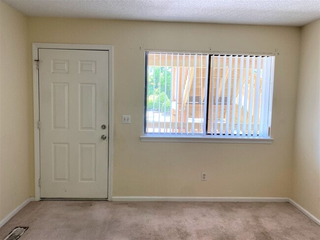 Building Photo - 522 S.Kerr #81