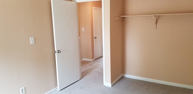 Foto del edificio - 3238 Strawberry Ln