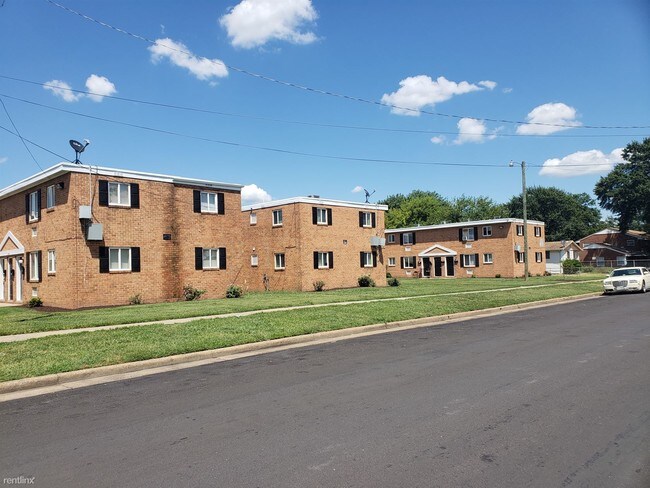Foto del edificio - 2 br, 1 bath  - 2108 Phaup St