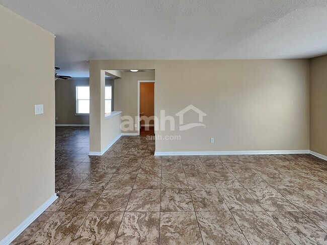 Foto del edificio - 18107 Quiet Ridge Ln