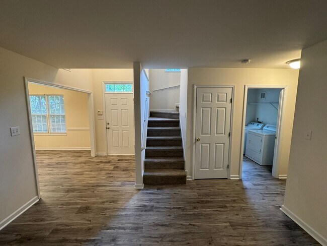 Foto del edificio - 6610 Cedar Cliff Dr