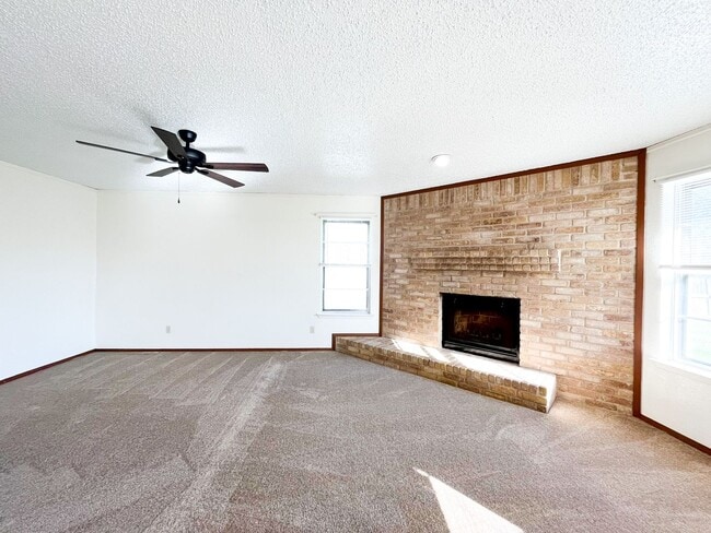 Foto del edificio - Available NOW!!!! Gorgeous 1 story, 3 bedroom, 2 bath, 2 car garage home with garage door opener....