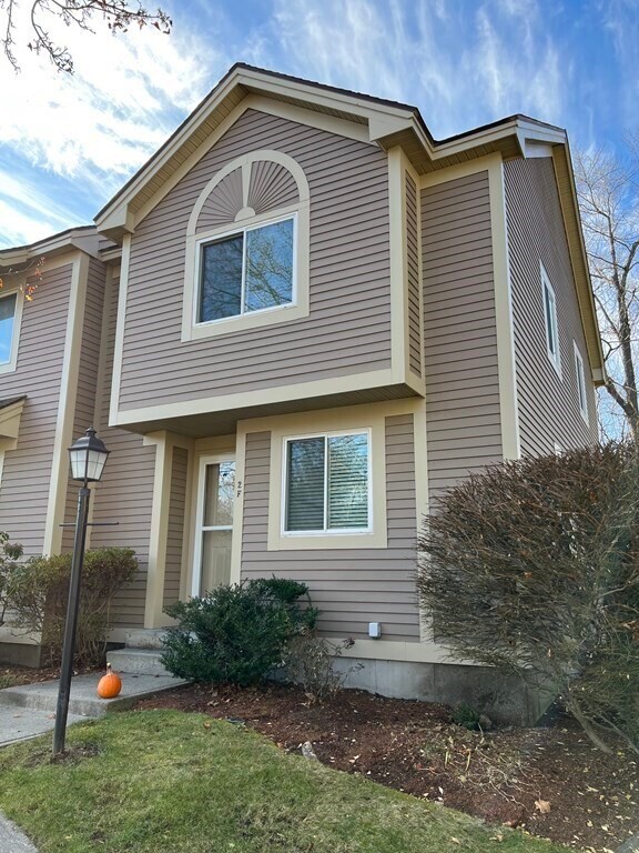 Foto principal - 55 Littleton Rd