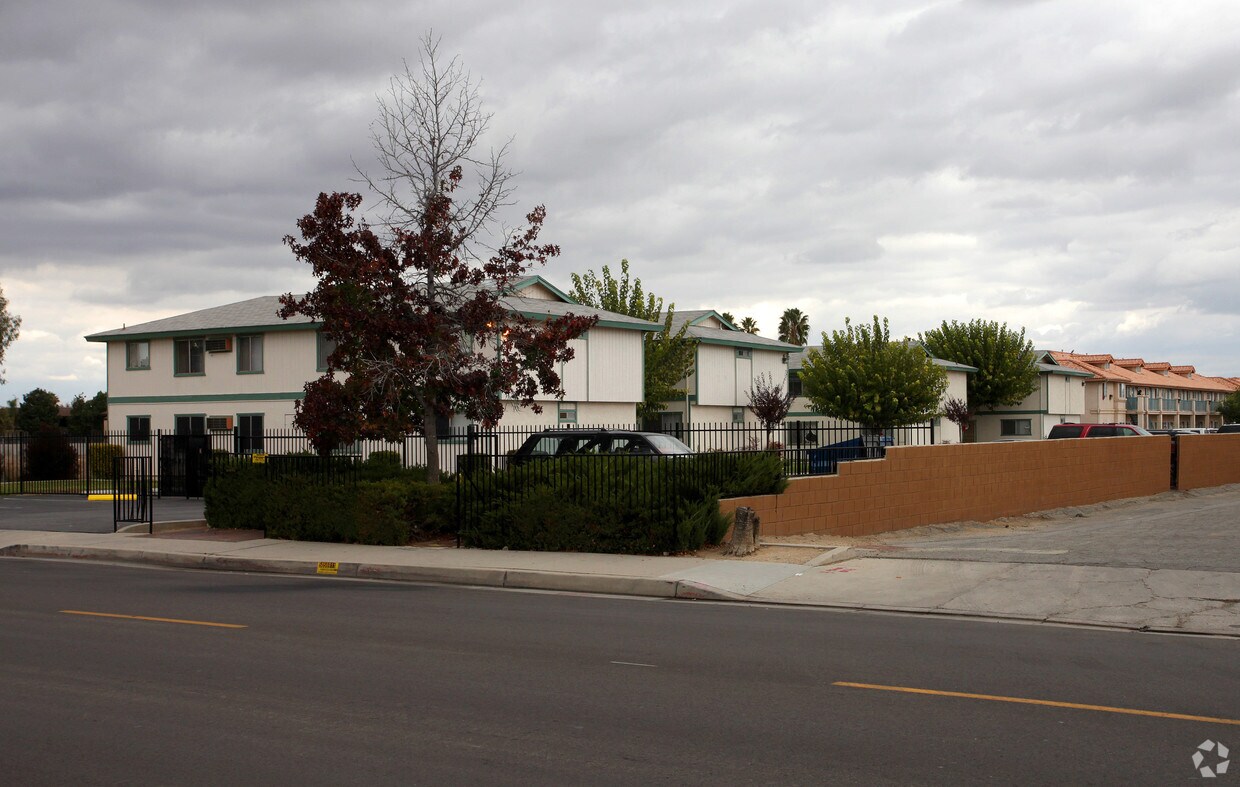 Building Photo - Rio Ranch Apartments