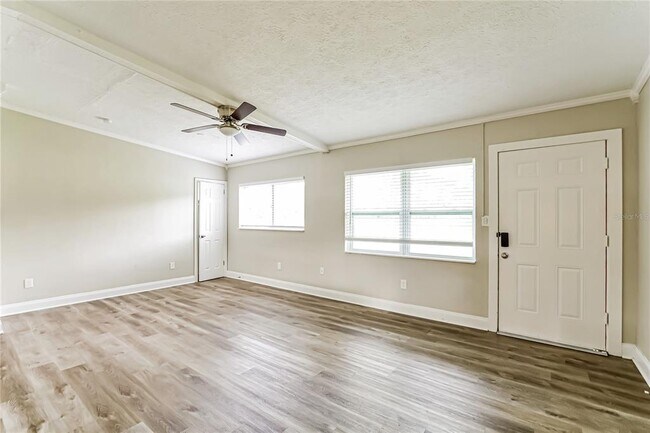 Foto del edificio - 3125 Wallington Dr