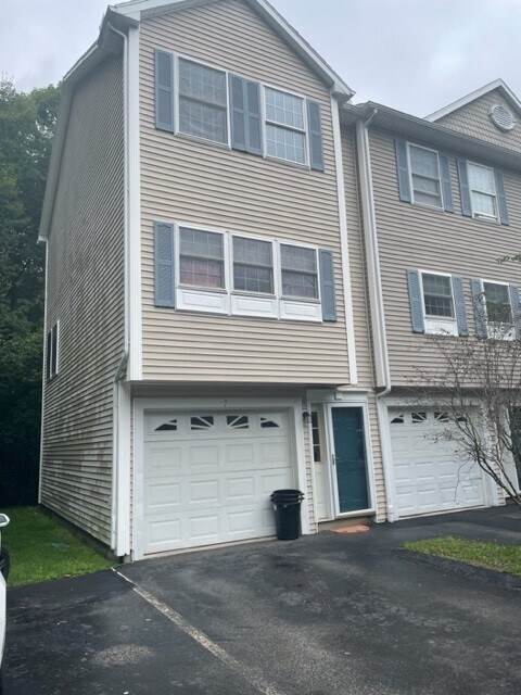 Foto principal - 1029 Mammoth Rd